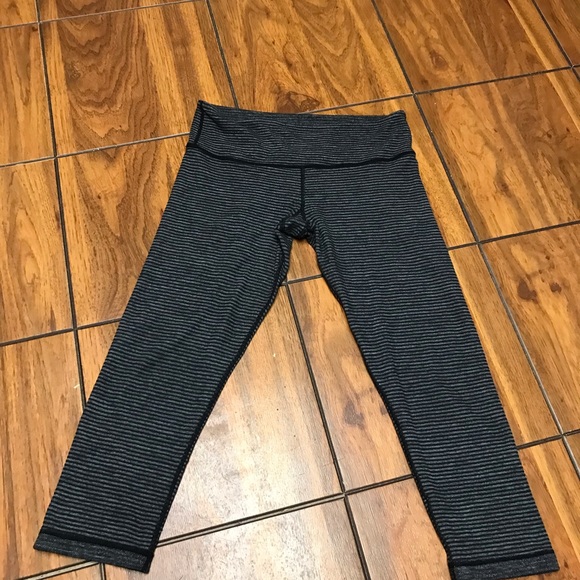 Lululemon Wunder Under Cropped Herringbone- Reversible - Picture 11 of 11
